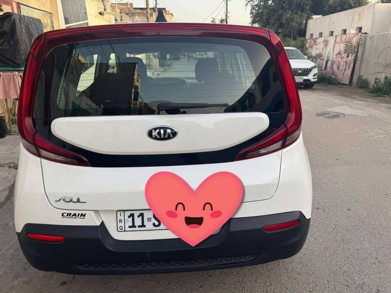 ‏سلام عليكم
‏كيا صول 2020    وارد امريكي حادثه موظح بلصور مال امريكا (من اشتريتها مكان الضربه صاير بي صفار وشديتلها فابلون نفس لون  موجود بالمنشور صورة قبل لا اشد الفابلون) 

‏وبيها بالعراق جاملغ خلفي مسوي يم المندلاوي  وكل تفاصيل مذكوره  بالمنشور صور 

‏مواصفاته ماشيه  67الف مايل

‏محرك الفين دوش 

‏شاشه  كامره خلفيه 

‏تحكم استيرن جهتين 

‏رقم بغداد الدولي بأسمي تحويل مباشر 

‏السعر 145

‏ مكاني بغداد ساحة مظفر

‏اي استفسار /***********
