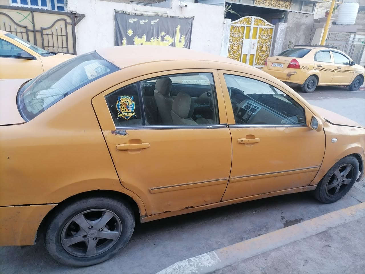 شيري  Aفايف موديل١١ بيها محرك كورلا ١٨٠٠اي زت تخم تاير كهربىات كامله صدرامامي خلفي على ايدي قبل شهر سويتهن سنويه منتهيه وصاحبه ماندله بس ابو الوكاله نندلله رايده. ١٨ الريد يتواصل ***********
