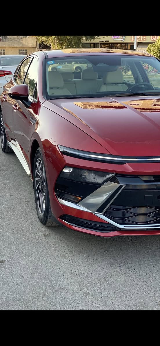 هونداي سوناتا هايبرد 2024 بيع فقط
HYUNDAI Sonata hybrid  2024
🚘وارد امريكي بيها فقط بارد وتكحيل بلبنيد دعامية مبدلة 
🚘 الممشى 19.000km  
🚘 موديل 2024 
⚙️ حجم المحرك 2.0L  هجين 🌿
⚙️ مرتبط بناقل حركة أوتوماتيك 
⚙️ يبلغ عزم الدوران 393 نيوتن/ متر 
🐎 بقوة 195 حصان 🐎🐎
🔑 مفتاح التشغيل بصمة 
🚗 دفع ثنائي FWD 
‼️ اريل نفكيتر 
📍رادار امامي 
📍رادار خلفي 
📍رادارات جانبية  
💡لايت زينون + LED متصل 
🔦️ بك لايت LED متصل 
🚘 دخول بصمة ذكي 
🛞 حجم الاطار 215/55R17
🛞 ويل كب 17
🛞 4 دسك
🛞 حساسات ضغط الاطارات 
✨️ المرايا قابلة للطي 
🎈عدد AIR BAG 6
🚗 هاند بريك كهرباء 
🚗 ا ABS 
🖥 دشبول شاشة
🖥 شاشة 
📷 كاميرا دوارة 
💡الانارة الداخلية LED 
⭕️ مقود جلد حياكة 
🛣 مثبت السرعة Cruise 
🎶 المودات والاوامر الصوتية 
🎶ا Bluetooth    
🔋شاحن هاتف Wireless 
⚡️مخرج منفذ الطاقة 
🔍فحص نظام السيارة 
💺تتسع المقصورة ل 5 ركاب
💺المقاعد مخمل ابيض
💺حركة المقاعد الأمامية كهرباء 
‼️ المرآة الوسطية أوتو دم 
❄️ تبريد شاشة مناخين منفصلين 
❄️ قطعتين تبريد 
❄️ تبريد خلفي
🚘 أوضاع القيادة Drive Mode 
🚘 أوتو هولد Auto Hold  
⛷️ نظام مانع الانزلاق 
🥤حاملات الأكواب
🚘 تطعيم الدواخل بالخشب الطبيعي 
🚘جميع الارباكات سليمة 

 السيارة رقم بغداد بأسمي تحويل مباشر

السعر (215 ورقة )بيها مجال بسيط

شاصي ؛ KMHL34JJ7RA099678
صور الحادث موجودة
للاستفسار :-***********
مكان السيارة بغداد الاعظمية
