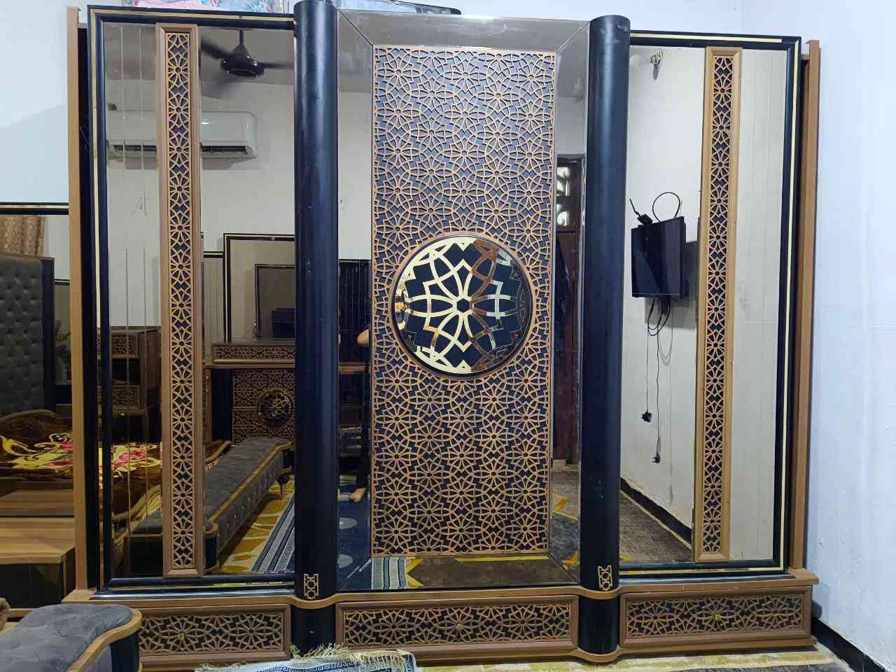 غرفة نوم مودرن فخمة للبيع! 📣

تصميم تركي راقي.

كاملة مع كافة الملحقات (كنتور سلايد، ميز مراية، بانكيت).

حالة نظيفة جداً وكأنها جديدة.

السعر: [امليون و200].

الموقع: [بغداد حسينية المعامل ].

للحجز والاستفسار تواصل معنا الآن! [رقم الهاتف ‪واتساب 778 341 1459‬]


**إذا كنت صاحب هذا الإعلان وتريد حذفه لأي سبب، رجاءا أرسل رسالة إلى الدعم الفني**