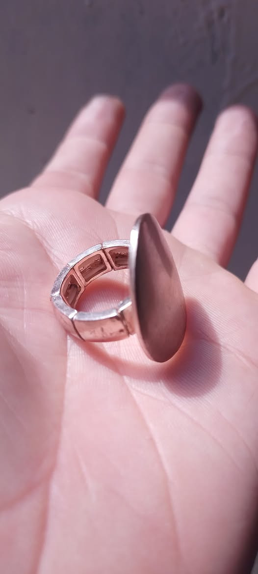 السلام عليــكم
لبيع ب( 10 الف) بدون عمله رجاءً 
قياس يلبس  ( 16_17_18_19_20 )
محبس نحاس مطلي بماي الذهب  مكونه من حلقات 
مع خيوط مطاطيه  قطعه جميله قطعه #نسائيه
بدون إحراج توصيل ماكو  ( بدون حجز رجاء اخوي )
مكاني  بغداد مدينه الصدر


**إذا كنت صاحب هذا الإعلان وتريد حذفه لأي سبب، رجاءا أرسل رسالة إلى الدعم الفني**