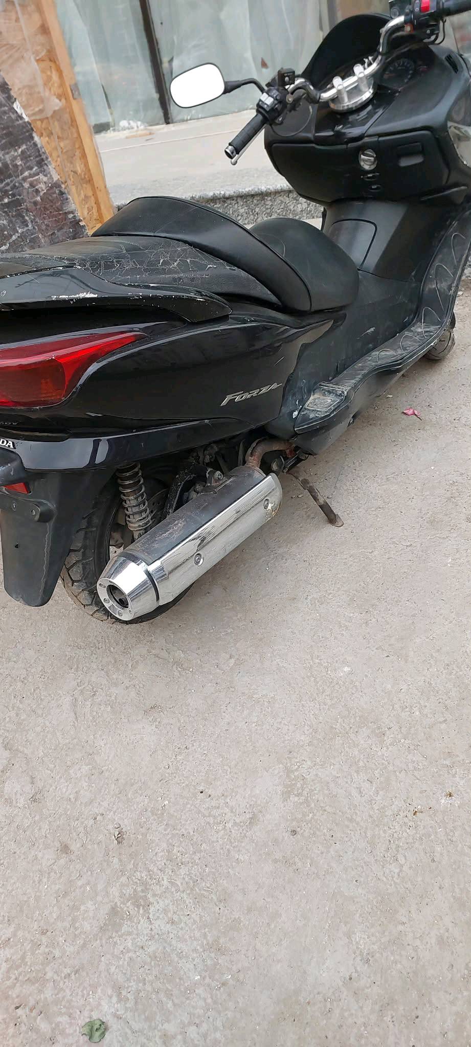 فورزه 8/0 للبيع مكينه وكير وكهربائيات كله مكفول ما بيه اي نقص 
بغداد جسر ديالى القديم 