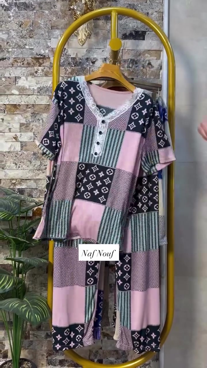 توفر بنات 💗🤌
تراك خامه فانيلا مسيم  ليكرا ثلج 🧊 ريشه ع الجسم يجنن بشكل نقشة الكروهات المميزة مطعم بكيبور درجة اولى 😍
مكفول من الغسل والخياط شي راقي بشكل وانت تستاهلي 💗😚
فري سايز من وزن 50-85 كيلو 
سعر القطعة ب 8 الاف قطعتين ب 15 الف 

توصيل بغداد ومحافظات 5 الاف 🌸 داخل سبع البور الف دينار 

#ملابس #تراك #trindingvideo #explore #اكسبلور_فولو


**إذا كنت صاحب هذا الإعلان وتريد حذفه لأي سبب، رجاءا أرسل رسالة إلى الدعم الفني**