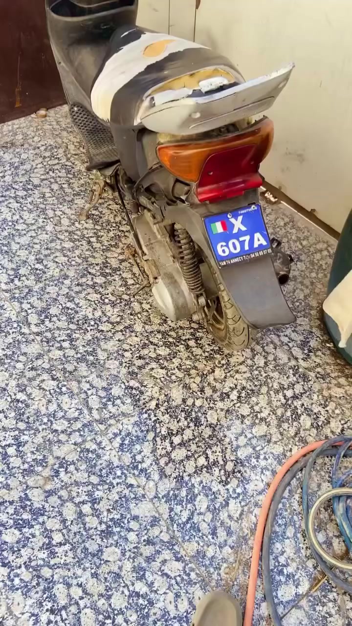 سلام عليكم دراجه ستين عصفوريه سبايزر  رياضي بيه صالصنه تحوير وكهرباء يأت كلهن شغاله بس باتري نقص دراجه نكره بكل وكت مال روحه ورده ما توكفت ابد مكاني الشعب البنوك رقمي ***********
