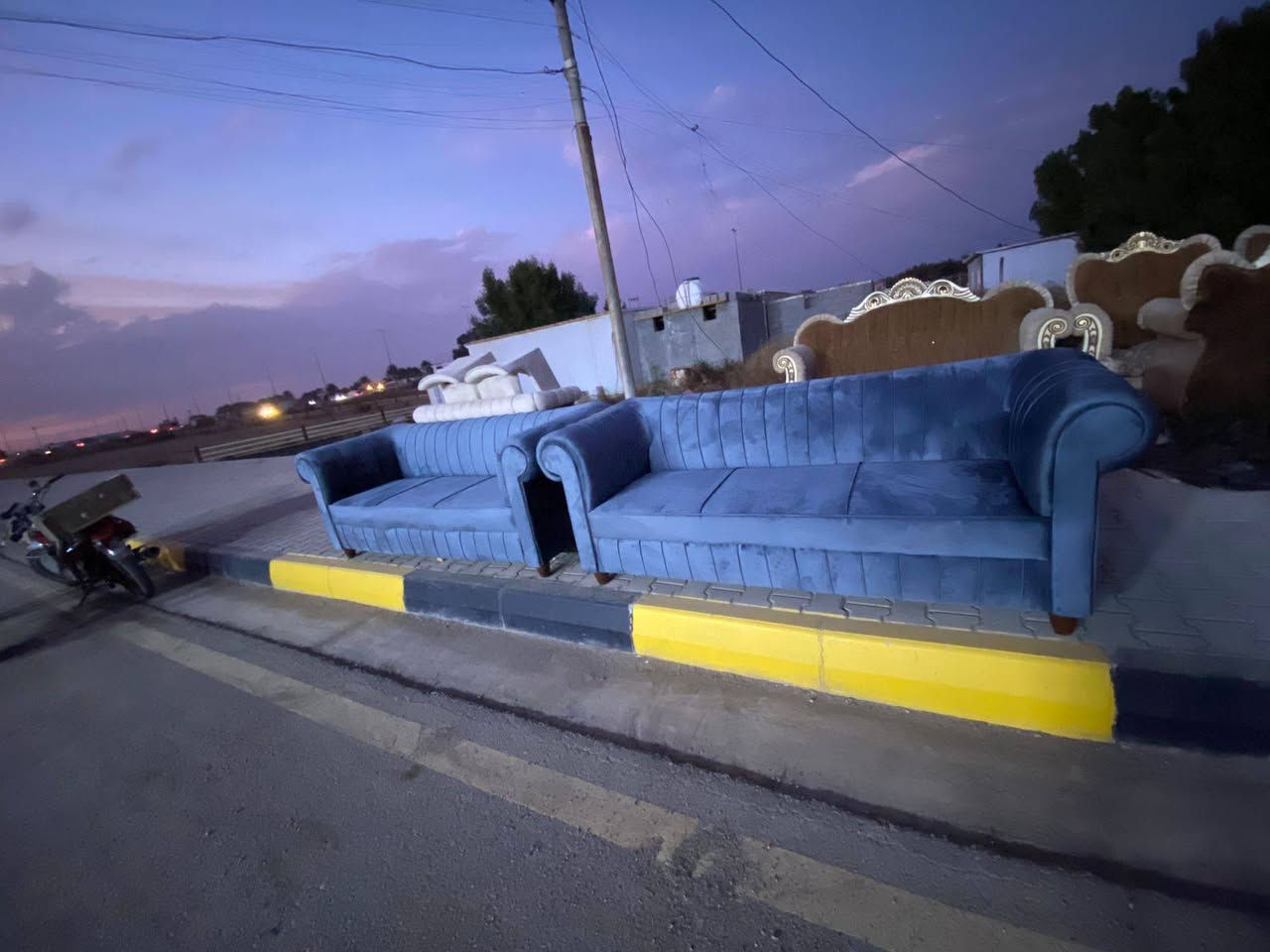 دوشمة وعمل كافة أنواع التخم والديوان وتصليح المستخدم العنوان واسط عزيزية السياسيين قرب المدرسه الصينية بصف معمل الالمنيوم للاستفسار الاتصال *********** دوشمة حيدر شهيد
