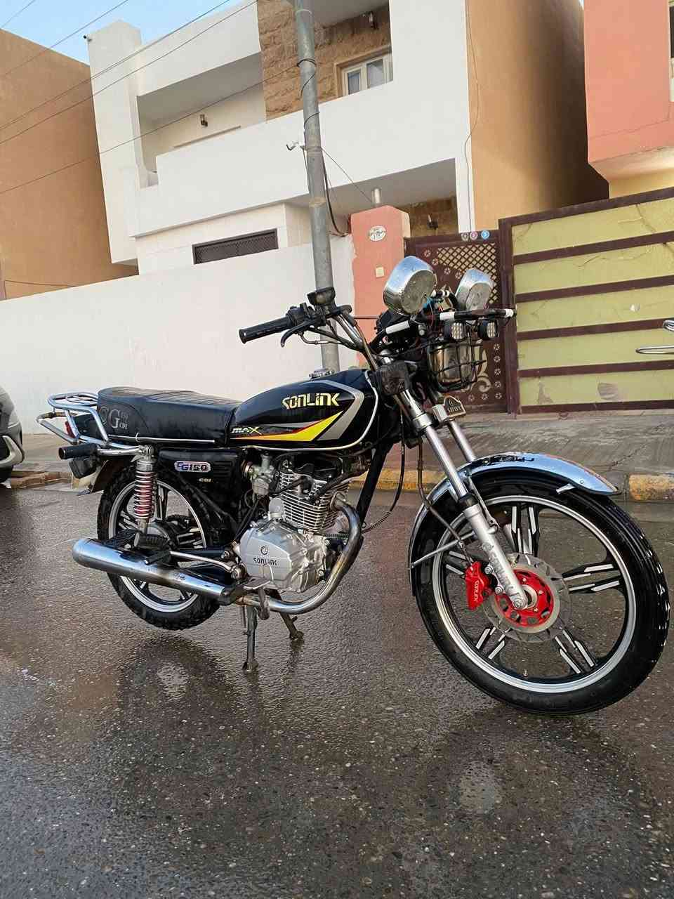 سلام عليكم 
دراجه 2023 بلاديه  شرط نضافة الا مفوله الحمد لله 
عنوان سامراء  
السعر 575 وبيها مجال بسيط 
رقم ***********
