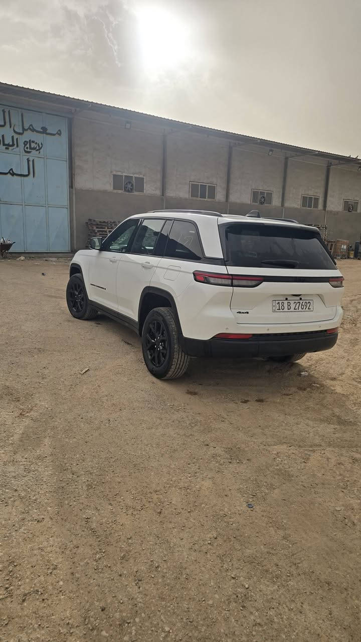يا الله@
للبيع فقط جيب كراند شيروكي لاريدو ٥ راكب رقم شهداء بدون ارباك حادثه طخه بالبنيد  مكانهه بالحله للاستفسار ***********@@
