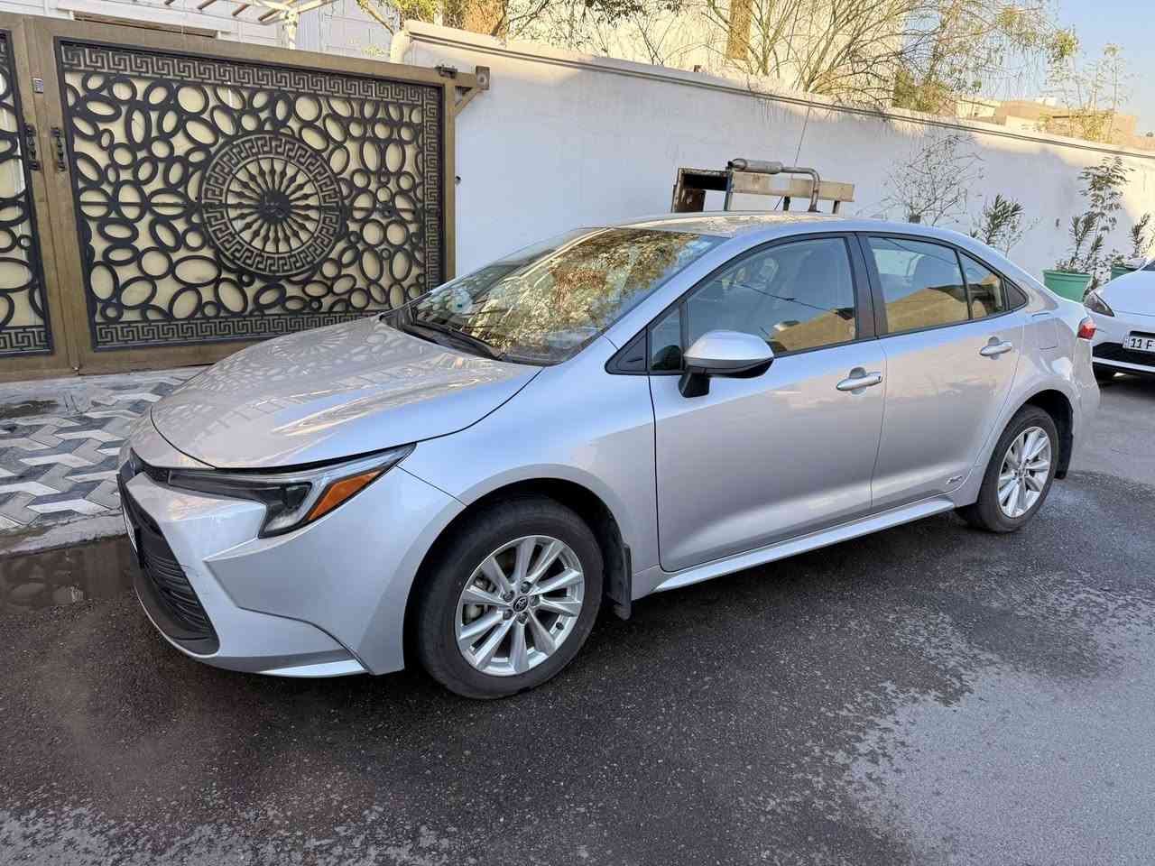 للبيع تويوتا كورولا هايبرد 2024 – LE – وارد أمريكي – فور ويل
سيارة Toyota Corolla Hybrid فئة LE، وارد أمريكي، نظام دفع رباعي (AWD)
🔹 المواصفات:
✔️ فئة LE
✔️ هايبرد 
✔️ دفع رباعي (فور ويل)
✔️ موديل 2024
🔹 ملاحظة مهمة:
حادث جاملغ خلفي جهة الراكب راجع بارد ، والصورة مرفقة بالمنشور 
السيارة جاهزة للفحص بأي مكان والسعر يُذكر عند التواصل فقط
📞 للتواصل: ***********
