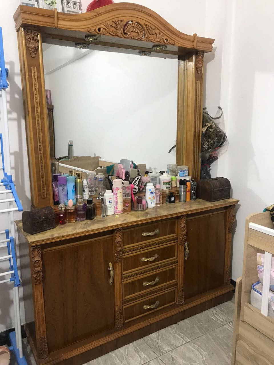 غرفة نوم عراقيه نضيفه جدا (٨)قطع الكنتور٦ بوب وملحق
والزاويه بابين وملحق المكان بغداد الدوره
سبب البيع لضيق المكان


**إذا كنت صاحب هذا الإعلان وتريد حذفه لأي سبب، رجاءا أرسل رسالة إلى الدعم الفني**