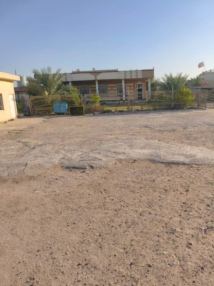 ارض للبيع طابو  سند ٢٥ . مساحة الارض دونمين ونص وتحتوي على ٧ بيوت + مضيف . العنوان بغداد قرب سيطرة مدخل بغداد الجنوبي سيطرة ٧٥ 
 للاستفسار الاتصال على الارقام 
***********
***********
