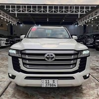 لاندكروز موديل 2024  GXR ساز ضمان ماشيه 35 الف رقم بغداد مكفوله من الص...