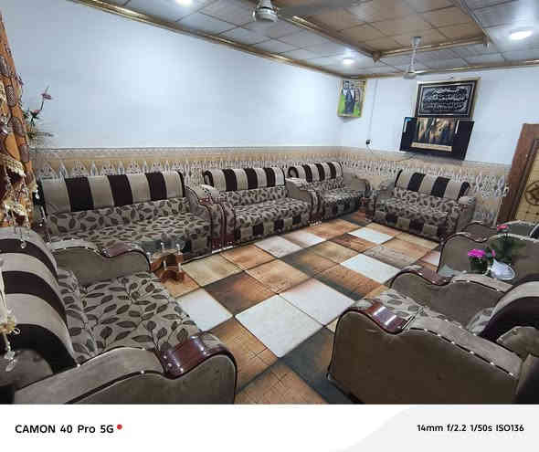 السلام عليكم بيت للبيع السعر ٥٥
في كرمه علي ابو صخير نزلت المضيف مال سيد كريم 

يحتوي على غرفتين بمساحة ٤/٥ ومطبخ بمساحة ٣٫٥/٤٫٥ وديوان ٦/٤ هول ٨/٤ معه الموزعات ::: المساحه الكليه ٢٥٠

طارمه جبيرة معه كراج سيارة رقم الهاتف ***********
