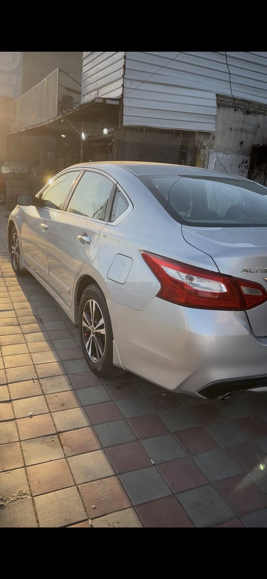 السلام عليكم
نيسان التيما 2016
كير مكينة صدر تخم تاير جديد
بيه جاملغ وباب بدون دواخل صور حادث مع السونار داخل المنشور
بصمة تشغيل
بصمة ابواب 
سيارة جديدة ومتعوب عليه 
السعر 115
العنوان الانبار الكرمة
***********
