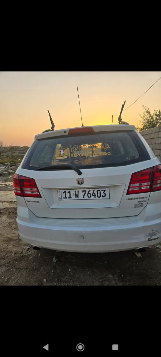 جورني 2010 سياره جاهزه من الدعميه الدعميه رقم بغداد بسمنا مكانها الكوت سعرها 100$يعني شده مكينا 6سلندر *********** بيع فقط بدون مراوس
