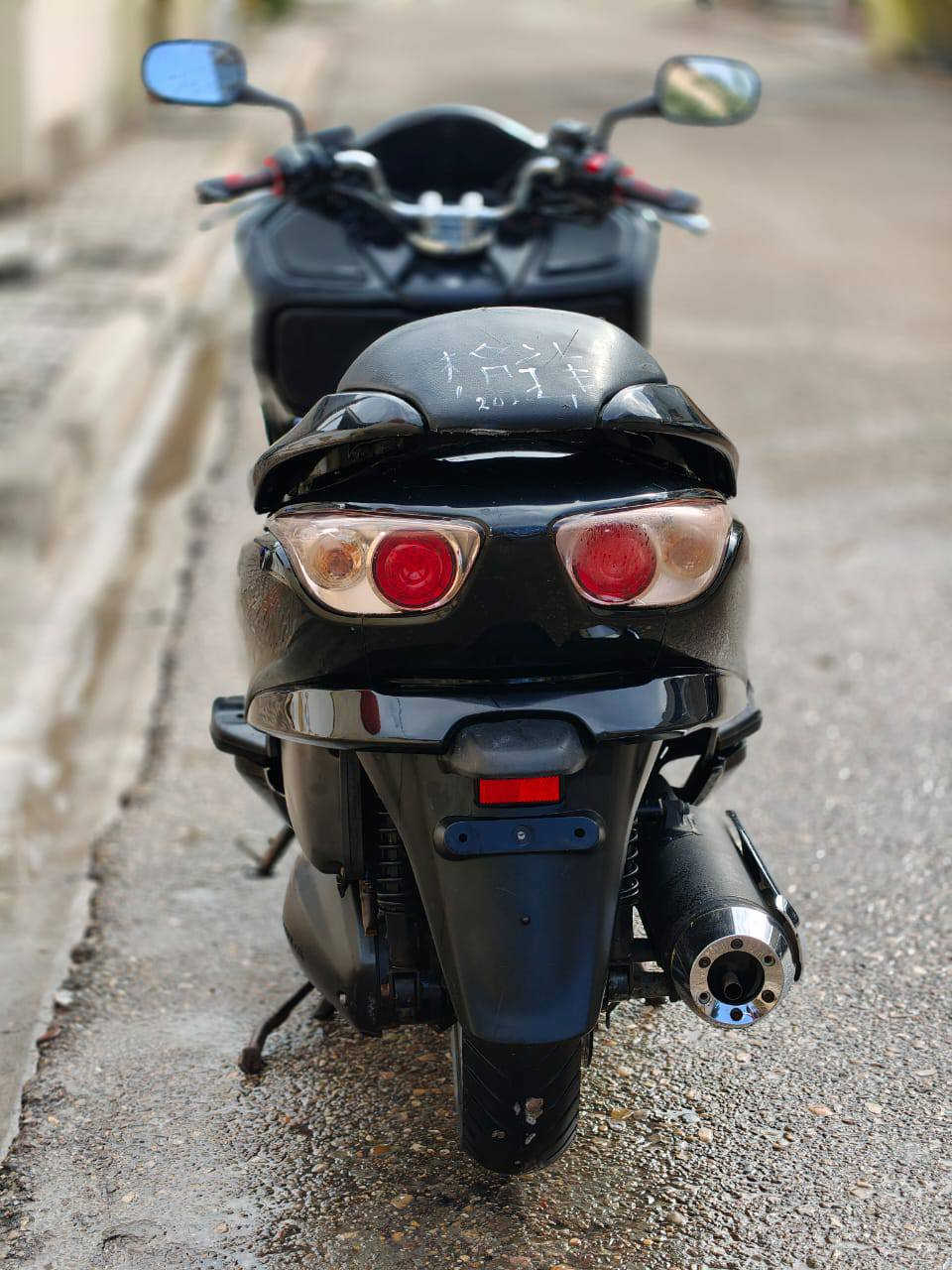 اسلام عليكم فورزه 09كرستال وجه بومة بلاد كير شغال 4تحويلات 7كير مكينة على وضع اليابان سايد بريك شغال سويج طوارء دوسات نيكل لايت عالي ناصي اوراق كامله مكاني ديالى بعقوبه سعر مليون و300وبيها مجال للاستفسار اكثر اتصل ***********
