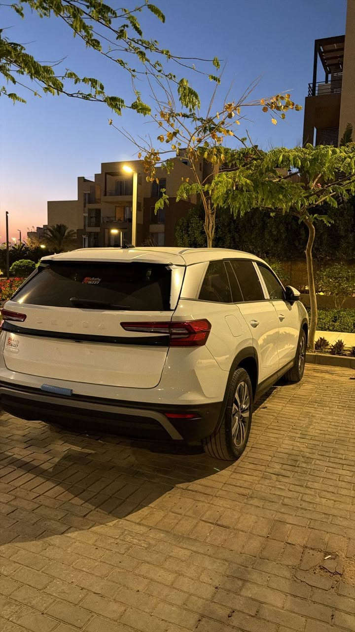 لعشاق الحالات الزيرو 🔥
Skoda kodiak2025
سكودا كودياك 2025 الفئه التانيه (لونج) 
عداد 4000كم فقط بدون اى ملاحظات
(فتحه سقف بانوراما، كراسى كهرباء مزوده بالتدفئه ودعم القطانيه، تكييف اتوماتيكى ثلاثى، كاميرا 360درجه) 
رخصه سنه مرور الشيخ زايد
شراء تكمله اقساط
معاينه الشيخ زايد
السعر: 2.550.000
قابل للتفاوض البسيط عند المعاينه
للتواصل فون او واتساب01032153124
01271340416 السادس من اكتوبر, الجيزة


**إذا كنت صاحب هذا الإعلان وتريد حذفه لأي سبب، رجاءا أرسل رسالة إلى الدعم الفني**