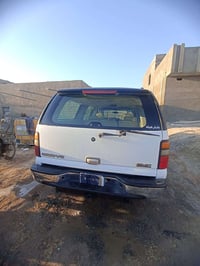 جمسي • ٢٠٠١ • مكينة ٥٣٠٠