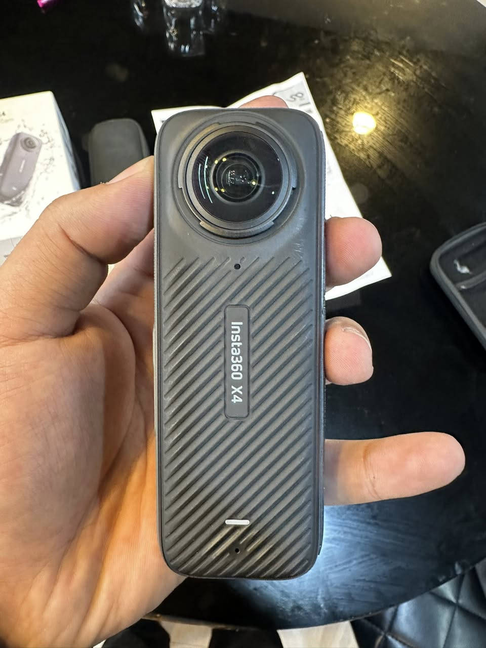 كاميرا انستا 360 X4
دقة التصوير 8K 🔥
بالنسبة للنضافة ممستخدمة نهائياً 
فقط مفتوحة من الكارتون 
والستيكرات مالتهة واضحة بالصورة
وسعر الشراء واضح يمكم بالوصل 

ماحتاجهة زايدة عندي واريد ابيعهة 
السعر 600 وبيهة مجال 
عنواني بغداد - السيدية 
***********
