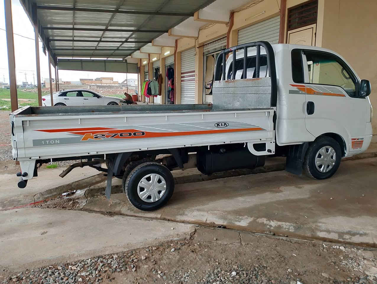 السلام عليكم للبيع كيا موديل 2006 رقم نينوى سنويه 2027 سياره مال جناي محرك شرط شاصي شرط سياره حيل نظيفه مكان السياره الموصل مفرق خورسيبات.   ***********
