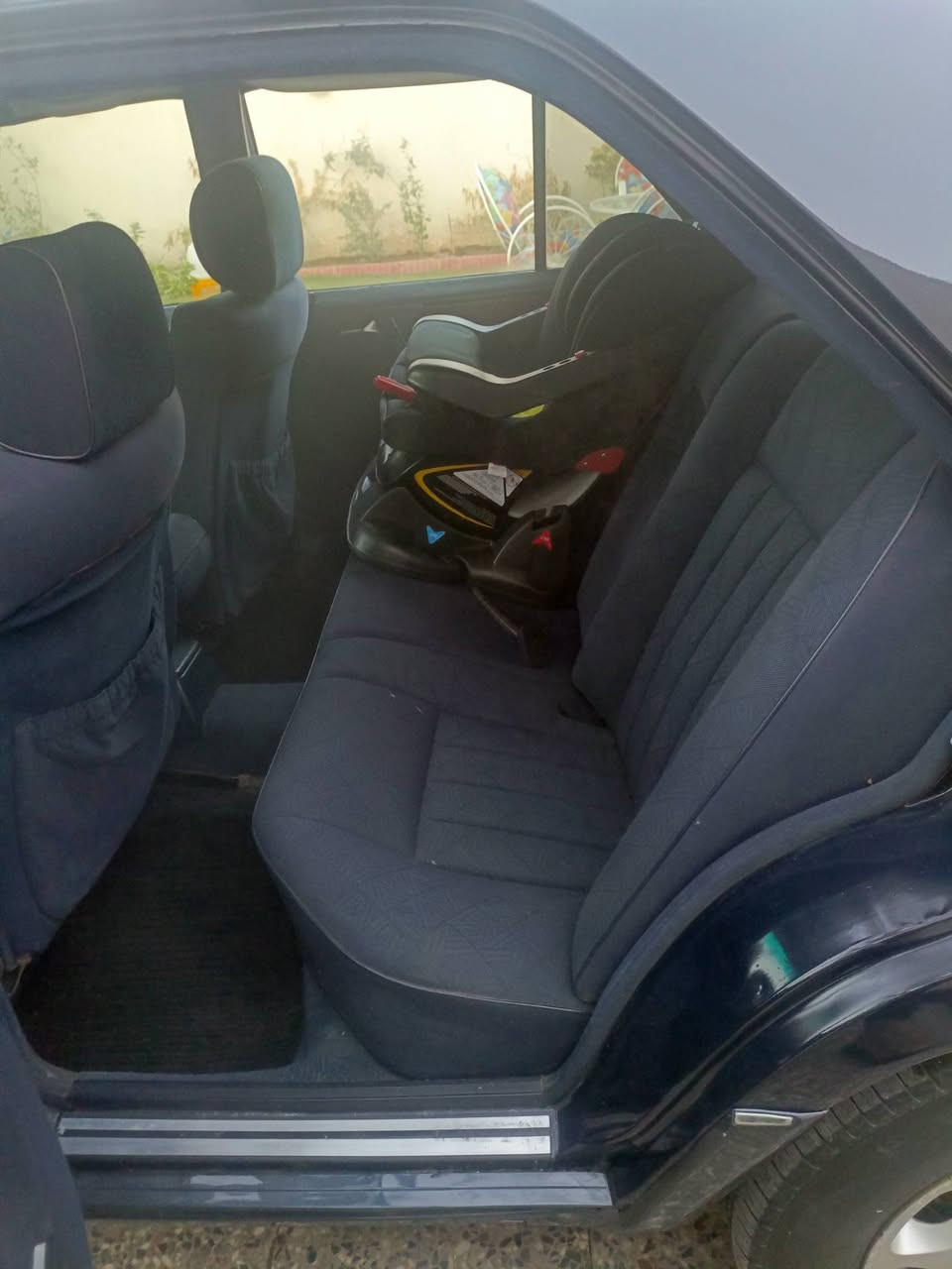 اسلام عليكم
مرخصة الادمن المحترم 
مارسدس دب 
مكينة 320خراطيم
غرفة بلادية جديدة
كهربائيات جديدة
صدر جديد
كير ومحرك مكفولات
جام كهرباء 
سلايت طكتين 
بردة كهرباء 
مري جانبية كهرباء
ويل 15تفاحة
بعد اهواية مواصفات بيها السيارة 
السعر 80 بيها مجال 
***********
***********
