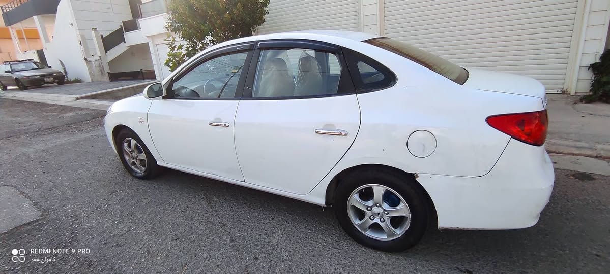 هۆندای ئەڤانتی سپی 2006 کۆدکراو بۆ فرۆشتن
گێڕ و مەکینەی بەشەرت
 ، تبریت سارد و گەرم بەشەرت
  ئاوێنە شەفت ، کوشن هیتەر 
کەڤەری نەگۆڕاوە و ناو و دەرەوەی جوانە
وەکوو عەیب لێی شک ببەم ڕاستی بێگرفتە ، ئەوەی بۆ  فرۆشتن قسە بێ ئەوەیە جەمپێکی بچوکی لای پێشەوە هەیە و سەقفی لەسەر ساغی بێ معجون  بۆیاغە و بەس .
ماڵی دۆستە و خۆم هەموو جومعان سەفەری نێوان ڕانیە و سلێمانی پێدەکەم بێعەیب و نەرم و خۆشە.
نرخ  47$  معامەلەیەکی زۆر کەم 
ژ.م/ ***********
***********
