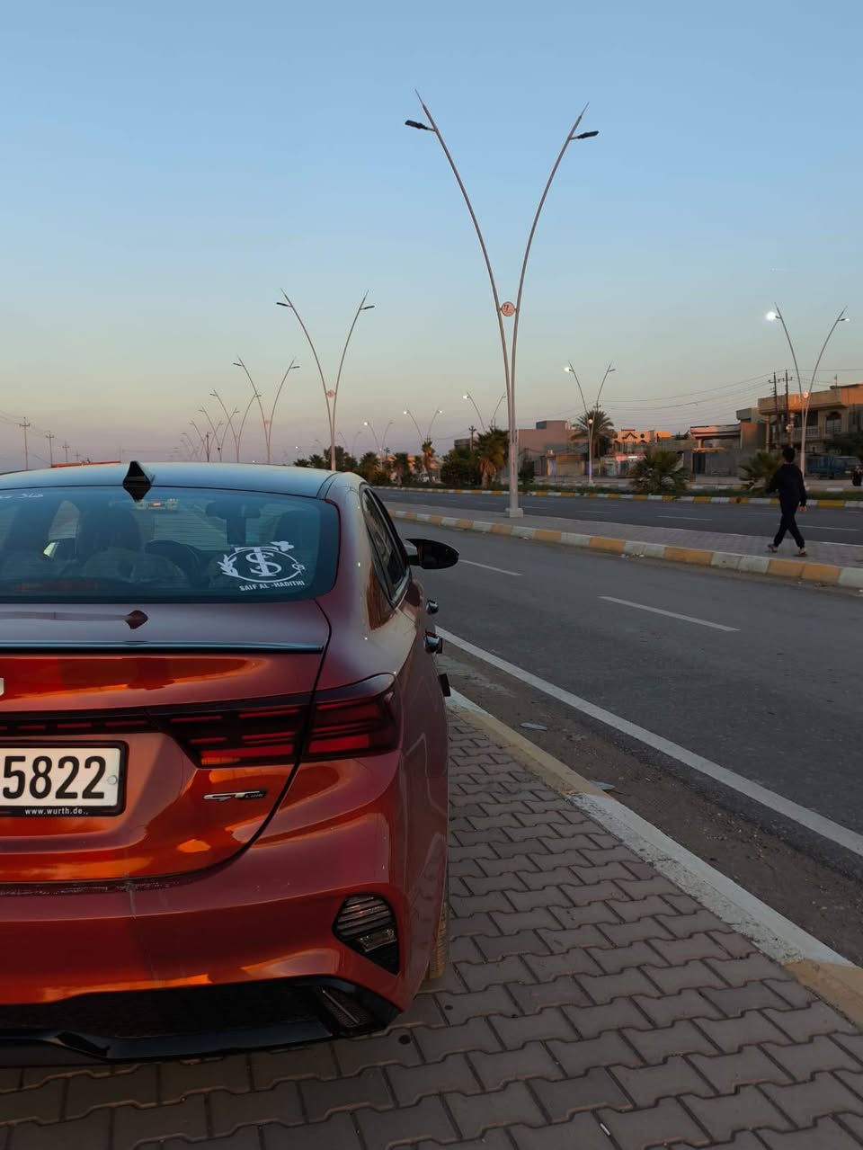 السلام عليكم ورحمه الله وبركاته
سيارة فورتي جي تي لاين 
فول مواصفات واحد على واحد 
ضررها الباب الخلفي من جهت سايق 
محرك 2000 دوش 
فتحته سقف اشاير مري نقطه عمياء بالمري 
كشنات تدفئة وتبريد مختمه جي تي لاين 
سيارة حيل حيل نظيفة مكانها (صلاح الدين تكريت) 
سعرها 170 ورقة وبيها مجال للطيبين 
📍ملاحظه الستيكرات والاشرطة صفر للجماليه فقط 
للتواصل :*********** السيارة باسمي تحويل ثاني يوم
