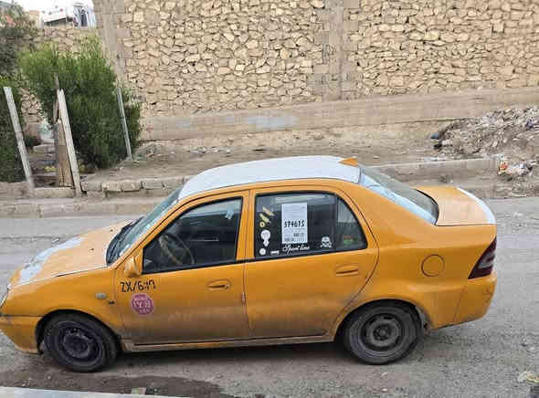 سياره سيكي الفين 13للبيع سياره اوراقه كامله بس شرعيه ابغداد اخذته من شخص من كركوك وبو كركوك ما يقبل ينطي عنوان صاحبه سياره نضيفه بس البنيد مالته تعبان يعوزه ترتيبات سياره طالب عليه 15وبيه مجال انطيك فقط مكاتبه مال قياده اني اكثر من مره اروح وجي بيه ع بغداد رقم الماني بغداد
