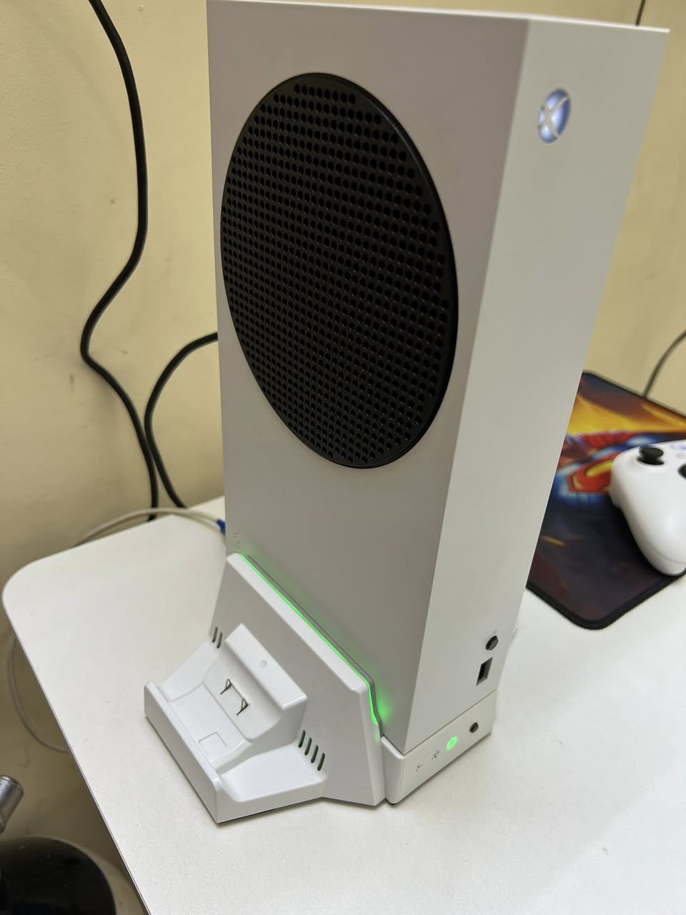 السلام عليكم اكس بوكس سيرس اس  كامل ملحقات وHDMI الأصلي مال جهاز ذاكره 512 جديد لوك ستيكر مامفتوح ولا مصلح نضافه 99 وجوستك مال الجهاز زر RB يعلك ووراها يرجع طبيعي +وفان تبريد يبرد الجهاز ويشحن الجوستك وبطاريه قابله للشحن ايضا مشتريه وجوستك ثانيه اشتريته قبل يومين ب 60اصليه 

سعر الجهاز 385 وبي مجال حك الجيه

سبب البيع : طالب سادس مامتفرغ اله 

مكاني بغداد مدينه الصدر شارع الفلاح قطاع 7

 للاستفسار واتساب فقط : 

+964 770 889 1885
