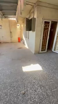 حي سواق • ٣٠٠م • ٦ غرف