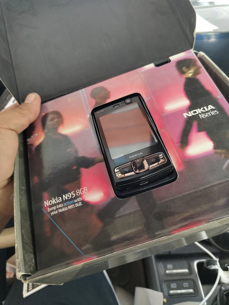 موبايل نوكيا N95 ميوزك الاصلي مخزن غير مستخدم 
جهاز نظافه ممتازه الشراي يتصل 
***********
***********
يوجد توصيل لجميع لمحافظات العراق
