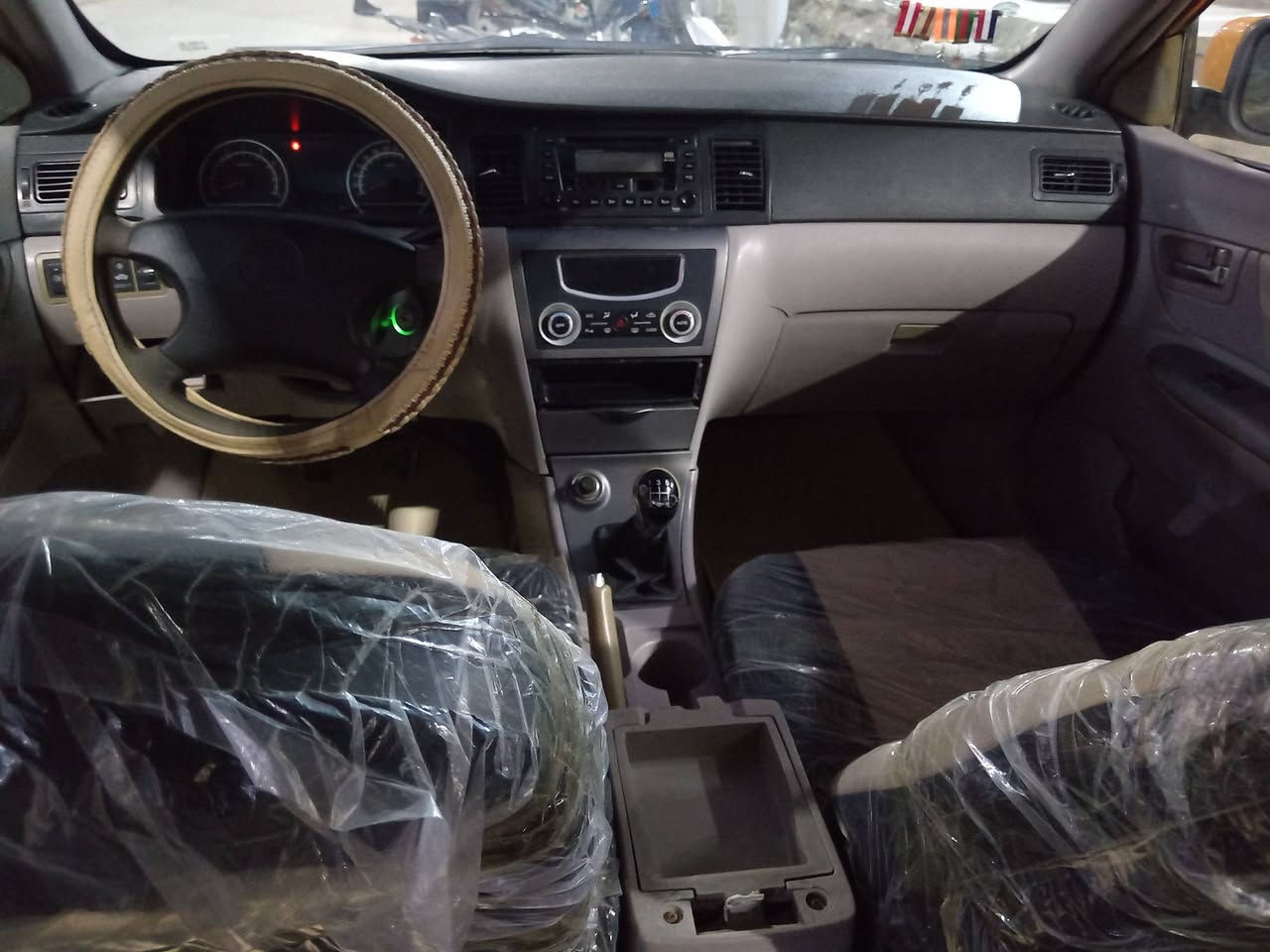 سلام عليكم جلي موبل 2013
جاهزه السياره مكينه كير شرط حداديه تخم تاير تتفه تبريد لايت زنون  السعر 45 وبيه مجال مكاني ناصريه سوق الشيوخ ***********
