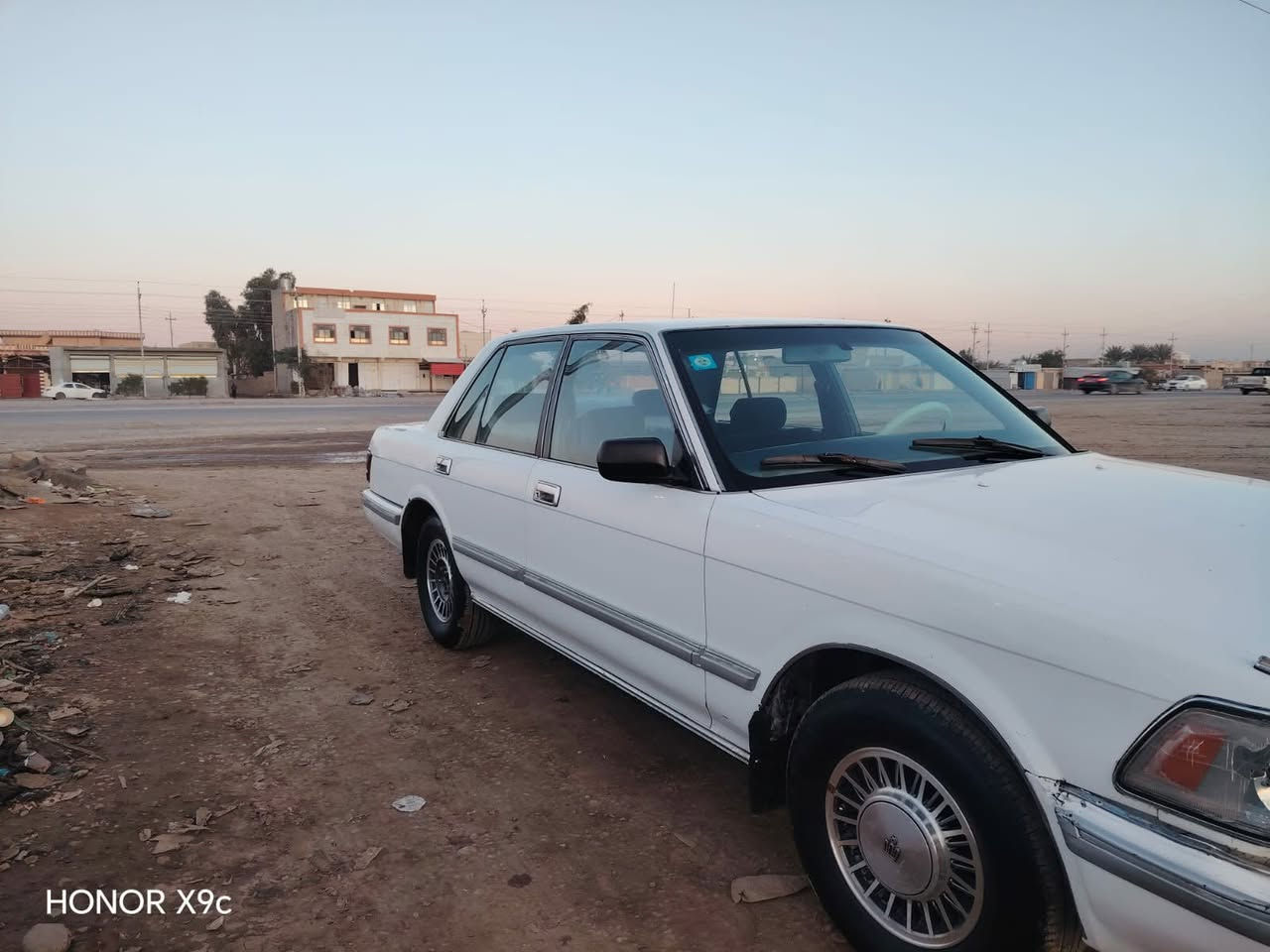 سيدان بلادي مكفولةمحرك كيرعادي تدفة تبريد كلة بلاد رقم بغداد نكليزي  العنوان ديالى المقداية السعر (68)(***********)0781 ) ‭0781 543 6145‬
