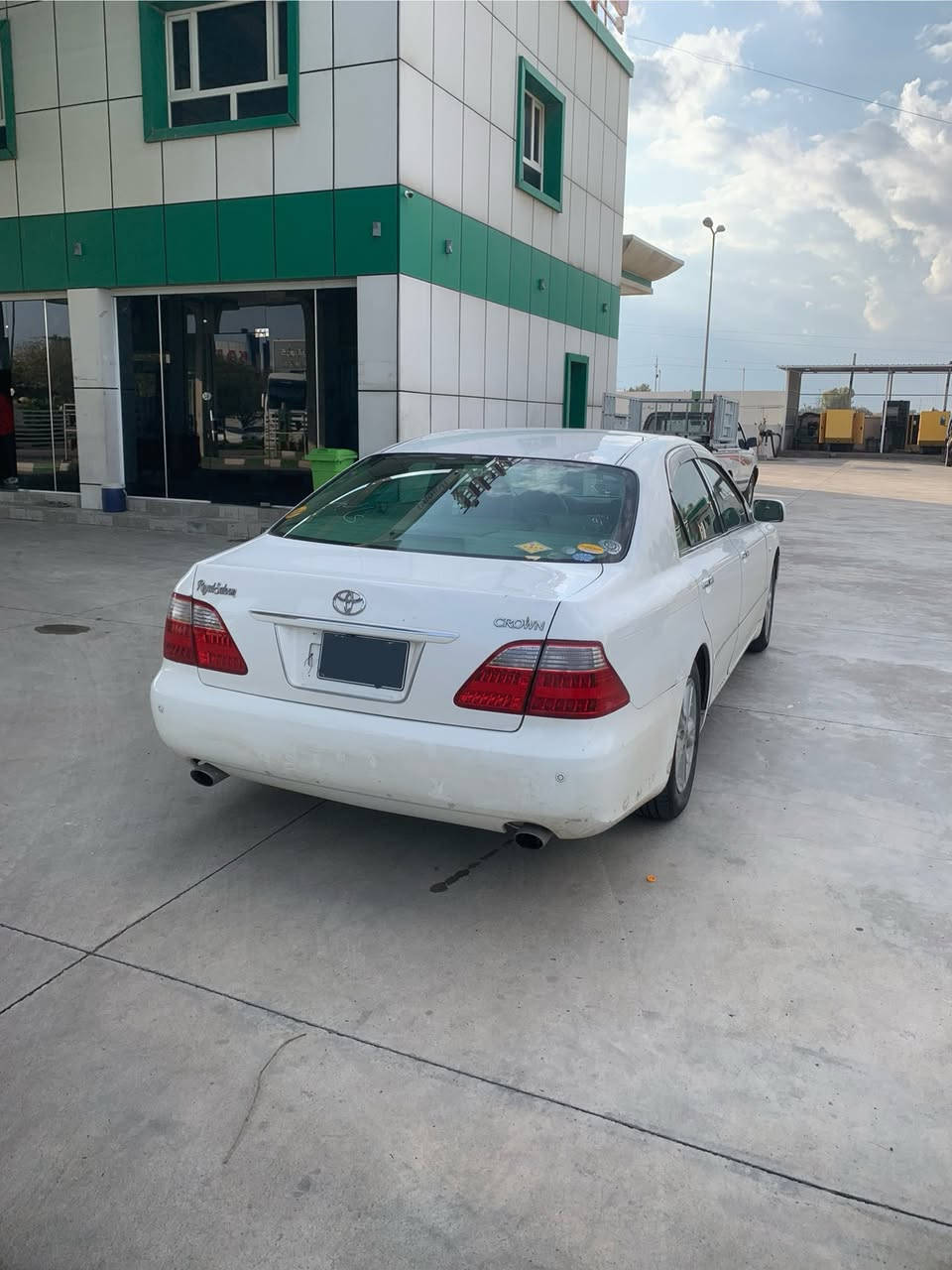 شاهینە  بــڕاوە بۆ فرۆشتن 
٢٠٠٦ 
سێ دگمە
١٨٠  گێر گەورە مەکینە بجوک
شاشە و کامیرە 
تەبرید سارد و گەرم ئیش ئەکا
بێ مەسروف 
٥٤ $ گڵاو مەجال
لە کەلارم
***********
