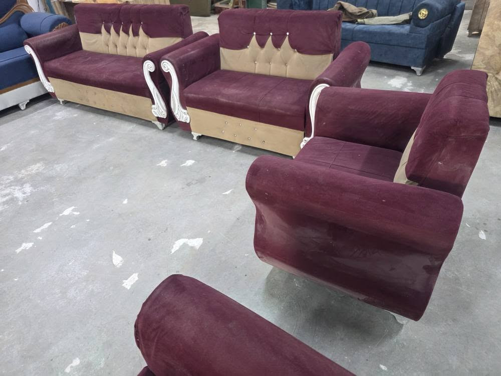 تخم قنفات نضيف جدا مابي اي ضرر ٧ نفرات ٤ قطع السعر ٧٥ الف للتواصل *********** النجف, العراق
