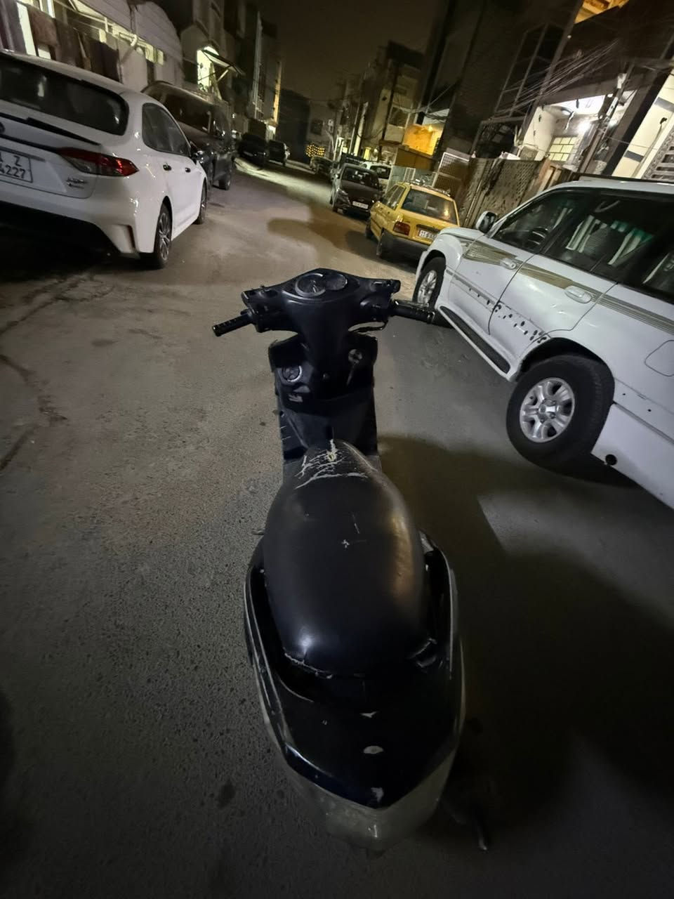 سلام عليكم
سكنس فحل نوزل خطين 
مكينه ٥٨ بلاد بس بوشه معتني بيها دهن بانزين وأدامه كلجات كل شهر كفراتها كامله وختم واحد الدراجه تخبل الدراجه لا تبخير ولا نضوح اكفلها الك من كلشي سعرها ٥٠٠ وبيها مجال قليل الاستفسار ***********
