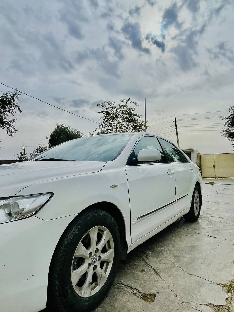 السلام عليكم

#تويوتاTOYOTA_كامري 2009 خليجي 
سنوية مجددة 2030 تحويل مباشر سنوية باسمي
كهربائيات جاهزة 
تبريد تدفئة شغال 
صدر امامي  قبل شهر مبدل كامل
تيارات زوج امامي جديد
ضررها ضربة بالجنطة الخلفية وأخذ ع الأطراف قليل  جداً بالجامرلغات الخلفية 
بنيد مصبوغ للجمالية
بدون ايرباك 

السيارة متوفرة بمحافظة ديالى 
السعر 94 قابل للتفاوض
للاستفسار واتساب ***********/
***********
موجود ع الماسنجر
