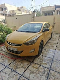 النترا للبيع موديل 12  حادثها جاملغ وبيها تصليح قليل بل لغد  فقط مكينة...