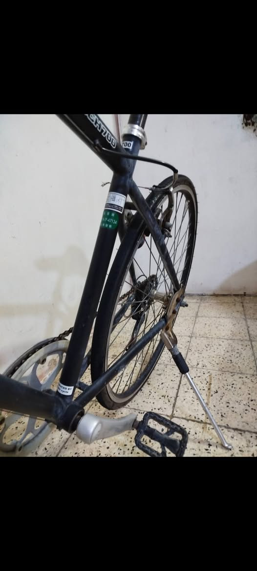 السلام عليكم بايك للبيع نضيف جدا بس ملاحضات صغيرة جدا تايرات تعبانه وكير السرعات السعر 120وبيه مجال المكان بغداد الزعفرانيه الرقم متوفر رصيد و واتساب ***********موجود عالفيس هم
