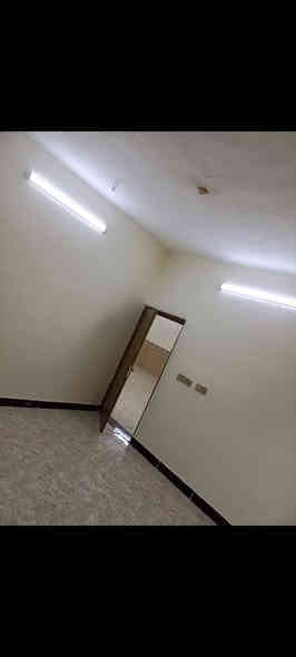 السلام عليكم عندي بيت للبيع 200 متر  مكانه  هبهب. حي. العطار. بناء درجه اولى حديث سنه 25 بي غرفتين وصاله ومطبغ وهول وكراج سياره وحديقه خدمات كامله تبليط مجاري قريب عل شارع العام موقعه حلو شارع عرضه 15 متر البيت بئسمي ومطلوب سكان 40 تريده نقد تريده قصط بكيفك للتصال ***********
