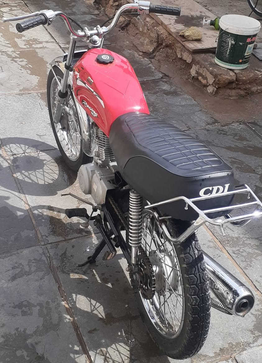 السلام عليكم دراجه للبيع موديل 16 اوراق اصولي دراجه حلوه وجاهزه واغراض كله جديد مكان واسط قضاء الحي والسعر ب 450 وبيها مجال للشرائع والاتصال على الرقم***********
