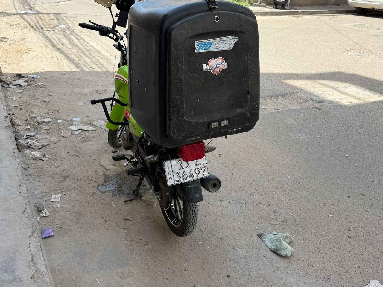 دراجه شاينك موديل 23 لون اخظر ماشيه 3الف كيلو رمبه ترقيم جديد سعرها 2200الف وبيها مجال قليل ولون سمائي ماشيه 16الف سعرها 1800وبيها مجال لاتصال *********** او ***********
