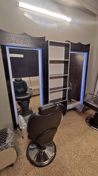 تجهيزات صالونات الحلاقة وتوفير كل موديلات نساني رجالي وتوصيل جميع المح...