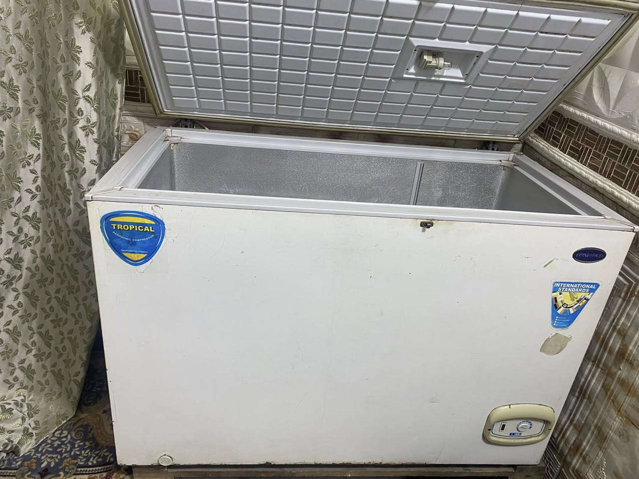 مجمده للبيع شغاله عالفحص كولشي مابيها مكاني حله سعرها 75
***********مامتواجده عالنت
