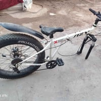 بايسكل للبيع قيم وخذ تفصيخ او كامل نقص البايسكل بس ماشه وتاير مامي ويل...