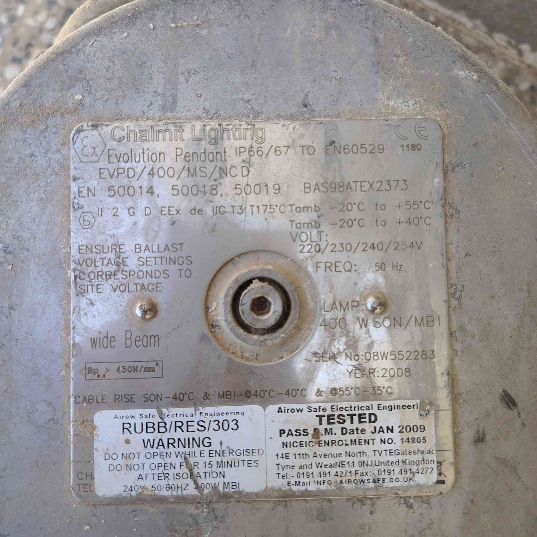 مخصص للمعامل والمصافي والمواقع الصناعية الثقيلة
Explosion Proof مقاوم للانفجار والغبار والماء IP66/IP67

🔹 قدرة 400 واط
🔹 إضاءة قوية جداً Wide Beam
🔹 صناعة بريطانية أصلية
🔹 يتحمل الظروف القاسية والحرارة
🔹 مناسب للمعامل والورش والمخازن والساحات

الحالة: مستعمل بحالة جيدة
السعر: قابل للتفاوض

للاستفسار الاتصال علا الرقم 📩
***********
