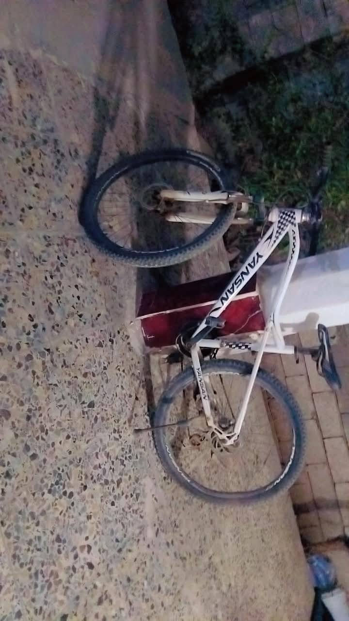 السلام عليكم هذا البايسكل للبيع فول موصفات أمريكي لون ابيض يجنن النوع BMX جبلي سبع نمر العنوان بغداد الدورة البوعيثة بداية سيطره البوعيثة السعر 60 وبي مجال حك الجيه  رقم الموبايل ***********
