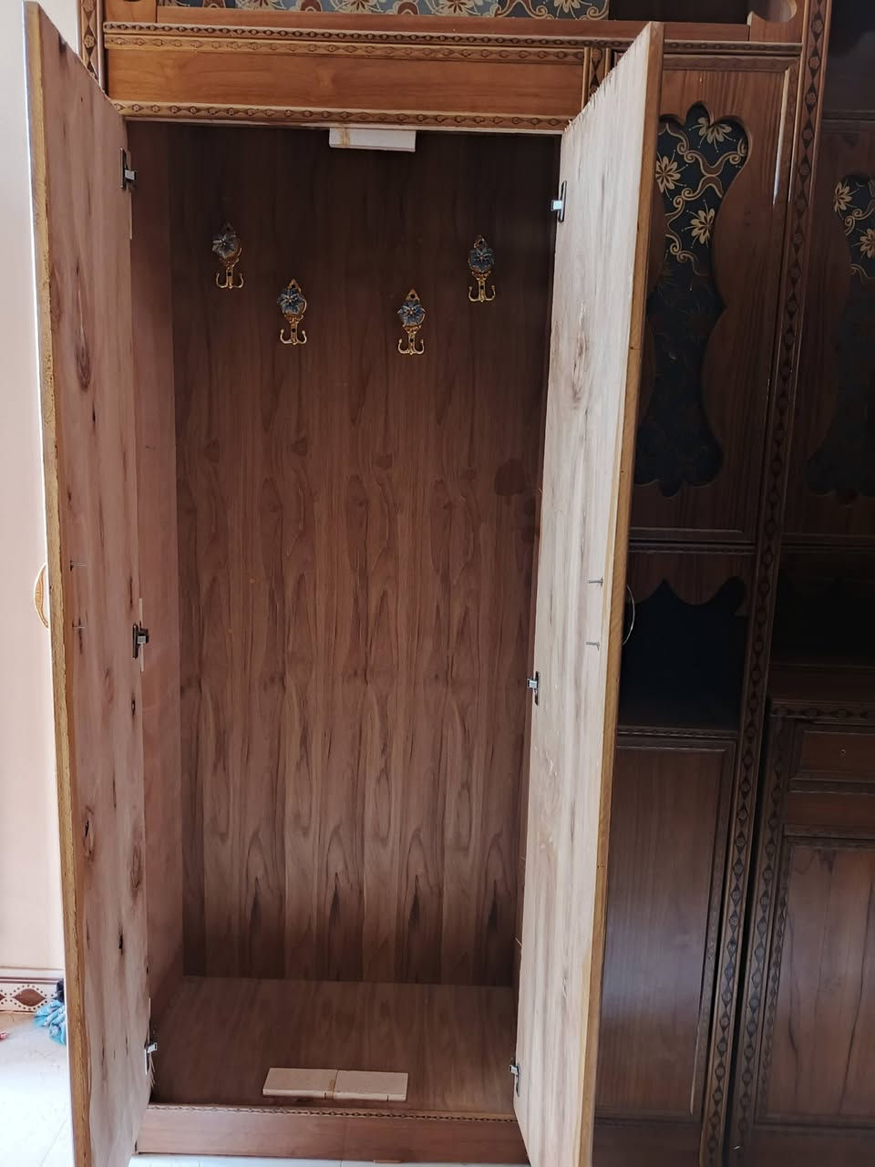 السلام عليكم 
توجد غرفة أخشاب للبيع جديدة غير مستخدمة 
السعر ١,٢٥٠,٠٠٠ دينار وفيها مجال بسيط


**إذا كنت صاحب هذا الإعلان وتريد حذفه لأي سبب، رجاءا أرسل رسالة إلى الدعم الفني**