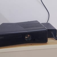 اكس بوكس 360 غراض كمل يده وحد فقط  شغال شرط كلشي بي العاب انواع 077099...