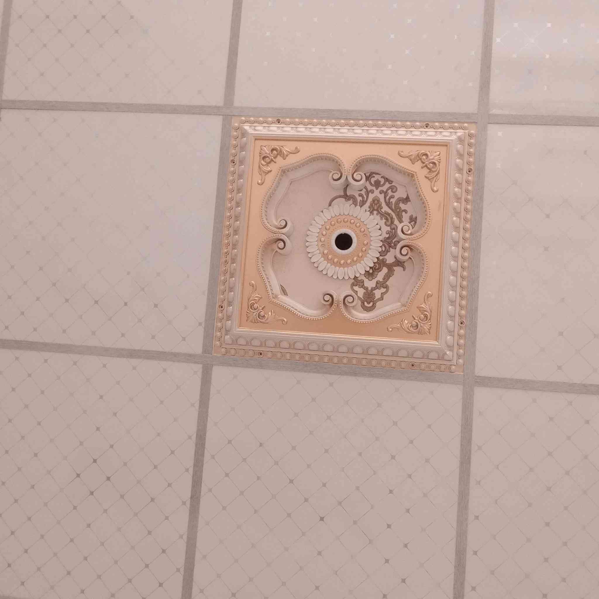 بلاش ..😘..بلاش .كادر عمل بشرط اليزر
☎️***********☎️اسعار العمل بلاش ⚒️للعلم مستعدون العمل داخل وخارج كركوك
صبغ خارجي داخلي عمل ،😍فلين داخلي خارجي😍
عمل 🤩سقوف ثانوية بجميع انواعة  🤩
🤯سقوف مغربية....بكل ديكوراتة 🤯
😍بديل الخشب والرخام ديكورات ....😍
