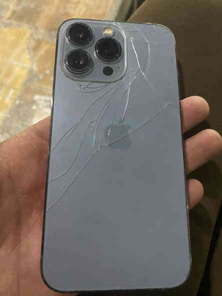 ايفون ( 13برو ) سعر 325 الف 
الجهاز نضيف 
ألون سمائي
ذاكرة 512
جهاز شغال 100/100
بطاريه  100 امبدلة من شركة DEJI
نموذج M/LL
 شاشه  3خيارات مستبدلة من شركة Tianma
جهاز كله شغال 
فيس ايدي شغال 
فقط شريحه متوقفه 
السعر المطلوب 325
مكاني بغداد 
رقمي ***********
